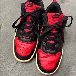 Nike Court Borough Low 2